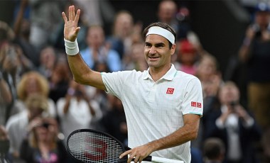 Wimbledon'da Roger Federer, Lorenzo Sonego'yu saf dışı bıraktı