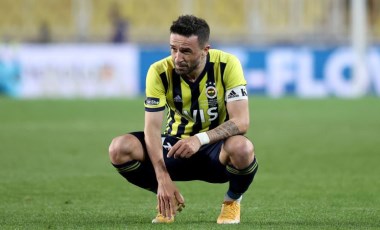 Fenerbahçe'de Gökhan Gönül, Topuk Yaylası kampına katılmadı