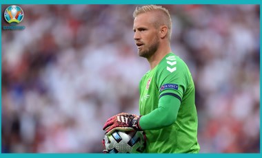 EURO 2020 yarı final karşılaşmasında kaleci Schmeichel'in gözüne lazer tutuldu