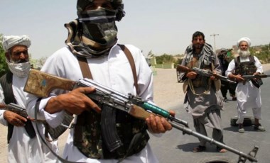 Taliban ilerliyor! Afganistan'da yedinci vilayet başkentini ele geçirdi