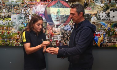 Fenerbahçe'de altyapı futbolcuları, Buse Naz Çakıroğlu ile bir araya geldi