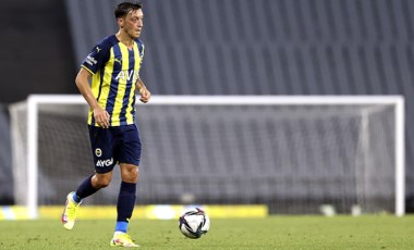 Mesut Özil: Fenerbahçe'de oynamak baskı yaratıyor