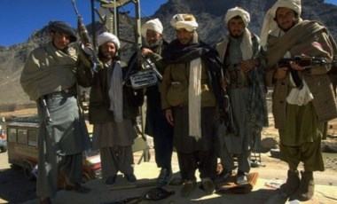 Taliban: Afganistan'da 20 yıl sonra yeniden kontrolü sağlayan örgüt nasıl kuruldu, bugünlere nasıl geldi?