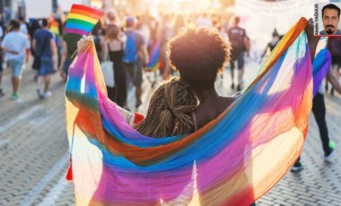 Mersin Büyükşehir Belediyesi,  LGBTİ+ afişlerinin kaldırılma talebine yanıt verdi