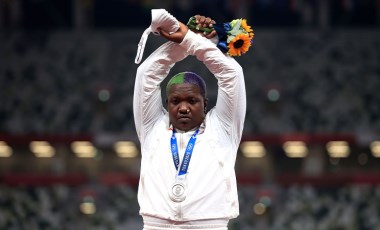 TOKYO 2020 | Raven Saunders'ın protestosu, gündeme damga vurdu