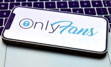 OnlyFans tepkiler üzerine cinsel içerikleri yasaklama kararını askıya aldı