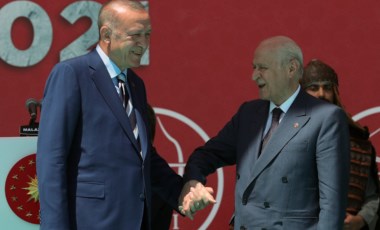 Erdoğan ve Bahçel'nin verdiği kare dikkat çekti: Ne anlama geliyor?