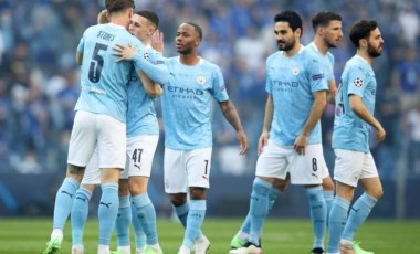 Manchester City, Vincent Kompany ve David Silva’nın heykellerini dikti