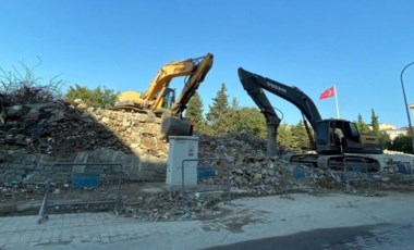 FETÖ'nün yayın organı Samanyolu TV'nin Üsküdar'daki binası yıkıldı