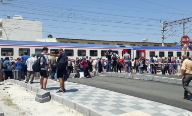 Tren ters makasa girdi; yolcular tahliye edildi