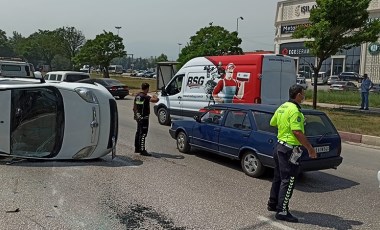 Araç devrildi; genç sürücü ölümden döndü