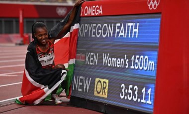 TOKYO 2020 | Faith Kipyegon üst üste ikinci kez altın madalya kazandı