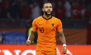 Barcelona, Memphis Depay'ın halay çektiği anları Türk bayrağı emojisiyle paylaştı