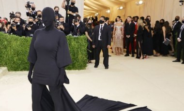 Met Gala 2021: New York'ta yıldızlar geçidi ve en çok konuşulan kostümler