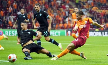 Galatasaray  Lazio maçında Fatih Terim'i kızdıran faul!