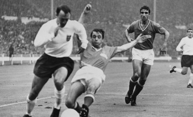 Eski İngiliz futbolcu Jimmy Greaves hayatını kaybetti