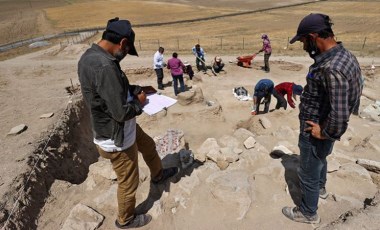 Çavuştepe Kalesi'nde yeni mezar tipi ortaya çıkarıldı