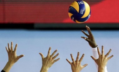 Voleybol Federasyonu Başkanı Akif Üstündağ, başkanlığa yeniden aday olduğunu açıkladı