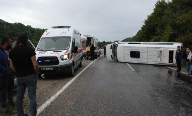 Bartın'da maden işçilerinin minibüsü devrildi: 11 yaralı