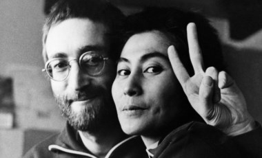 John Lennon'ın hiç bilinmeyen şarkısını kaydettiği kaset açık artırmayla satılacak