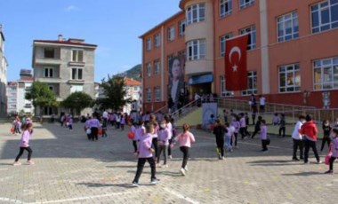 Bakan Özer: Okula devam oranı yüzde 95'in üzerinde