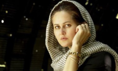 Afgan yönetmen Sahra Karimi, Afganistan’dan kaçış hikayesini film yapacak