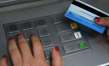 İstanbul’da bir ATM’ye yerleştirilmiş kart kopyalama cihazı bulundu