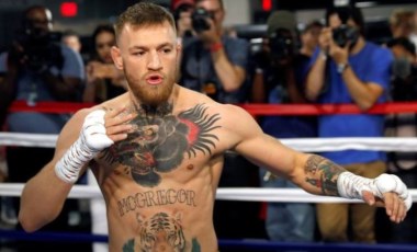 Ünlü boksör Conor McGregor’ın barına molotoflu saldırı