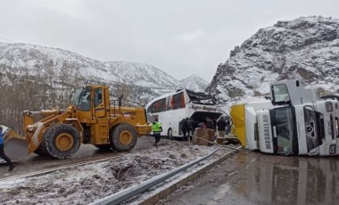 Sivas’ta otobüs kazası: 1 ölü, 27 yaralı