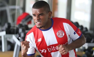 Antalyaspor, Brezilyalı futbolcu Fernando Lucas Martins'i kadrosuna kattı