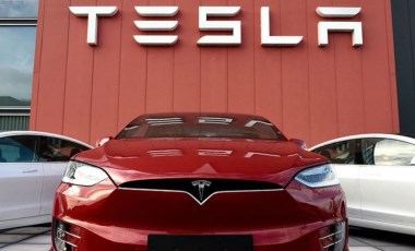 Tesla 200 bin aracını geri çağırdı