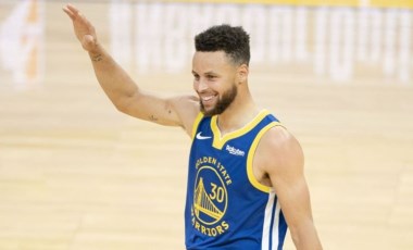 Warriors, Stephen Curry'nin rekor kırdığı maçta kazandı