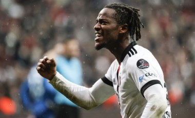 Beşiktaşlı golcü Michy Batshuayi selefi Vincent Aboubakar'ı yakaladı