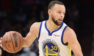 NBA'de Warriors, Rockets'ı Curry'nin son saniye basketiyle yendi