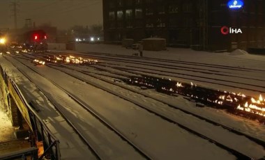 Chicago’da tren rayları ateşe verildi