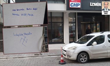 CHP İzmir İl binasına ırkçı saldırı düzenlendi