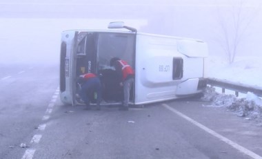 Son dakika | İstanbul'da polisleri taşıyan minibüs devrildi: Yaralılar var