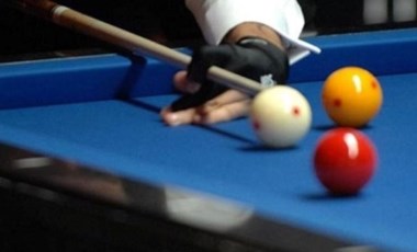 Bilardo salonuna baskın: Haraç istediler, istekayla müşterileri darbettiler