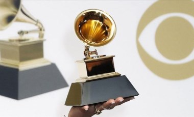 Grammy Ödül Töreni Covid-19 vakalarındaki artış nedeniyle ertelendi