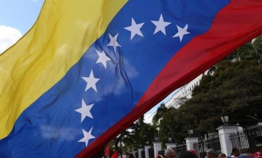 Venezuela’da muhalefet partileri miting düzenledi