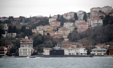 Rus denizaltısı İstanbul Boğazı'ndan geçti