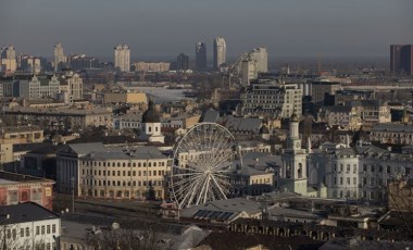 Zelenskiy panik yapmayın demişti ama... Bir ülkeden daha Kiev'i terk etme kararı