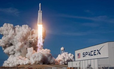 SpaceX üç yeni insanlı görev duyurdu: 'Çok daha derinlere gideceğiz'