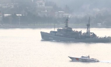 Rus savaş gemisi İstanbul Boğazı'ndan geçti