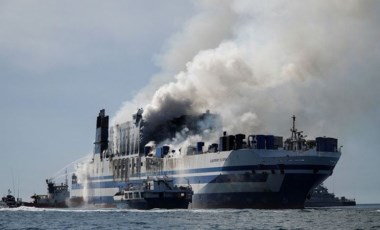 Yunanistan'da yangın çıkan feribotta ulaşılamayan Türk kurtarıldı