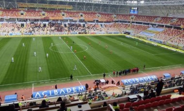 Yeni Malatyasporlu futbolculardan protesto