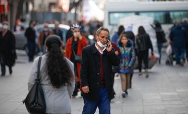 Maske satışları yarıya düştü: Prof. Dr. Akkoyunlu'dan 'Maskeleri çıkarmayın' uyarısı