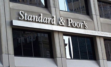 Standard and Poor’s , Rusya'nın kredi notunu düşürdü