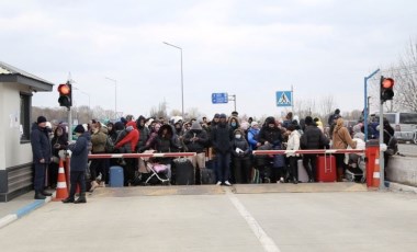 Ukrayna'nın işgali: Kendi başlarına kalan çocuklar, geride bırakılan ebeveynler