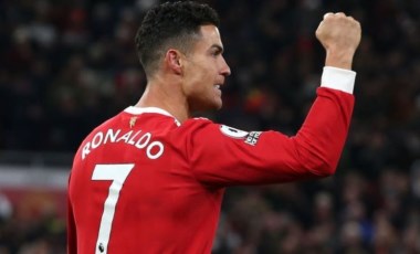 Cristiano Ronaldo Instagram'da 400 milyon takipçiyi geçerek rekor kırdı